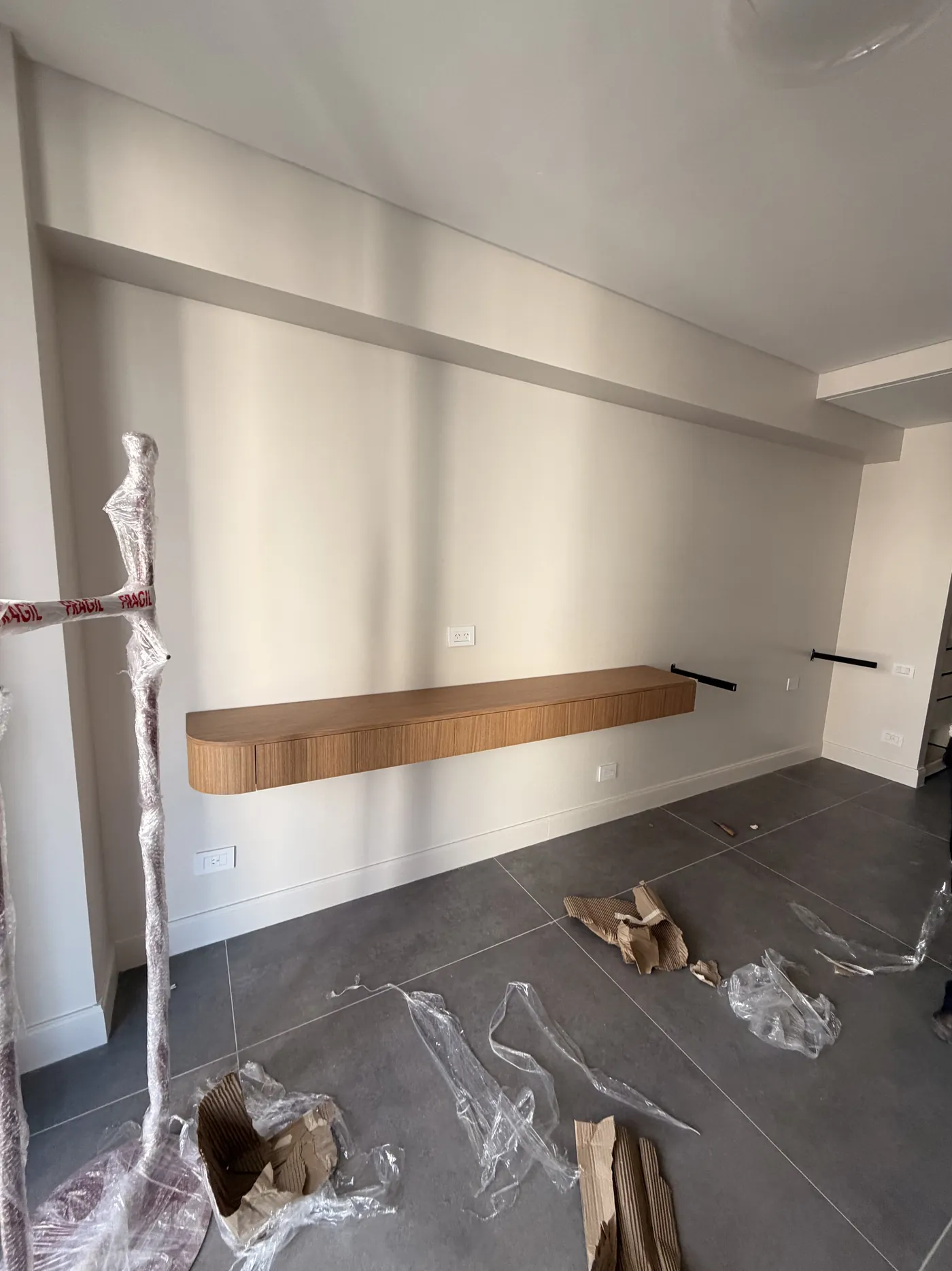 Maior 3 de Febrero, durante la obra